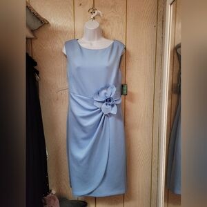 Chic Sleeveless Blue Midi Dress with Floral Detail